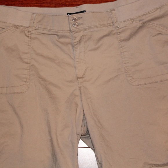 Lee Relaxed Fit Poplin Bermuda Shorts - Picture 4 of 5